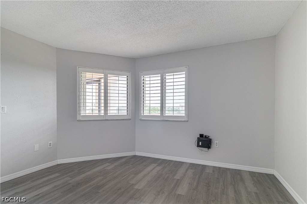 7410 Lake Breeze Drive - Photo 7