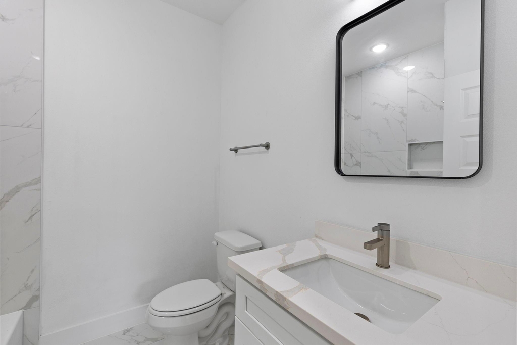 8109 Hamlet Street - Photo 8
