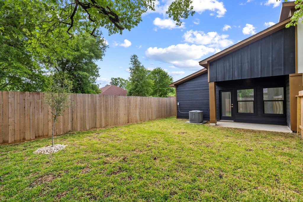 8109 Hamlet Street - Photo 14