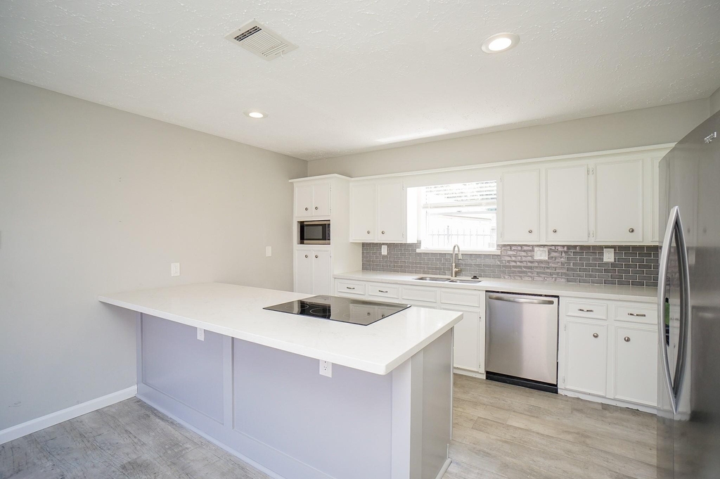 22418 Goldstone Drive - Photo 8
