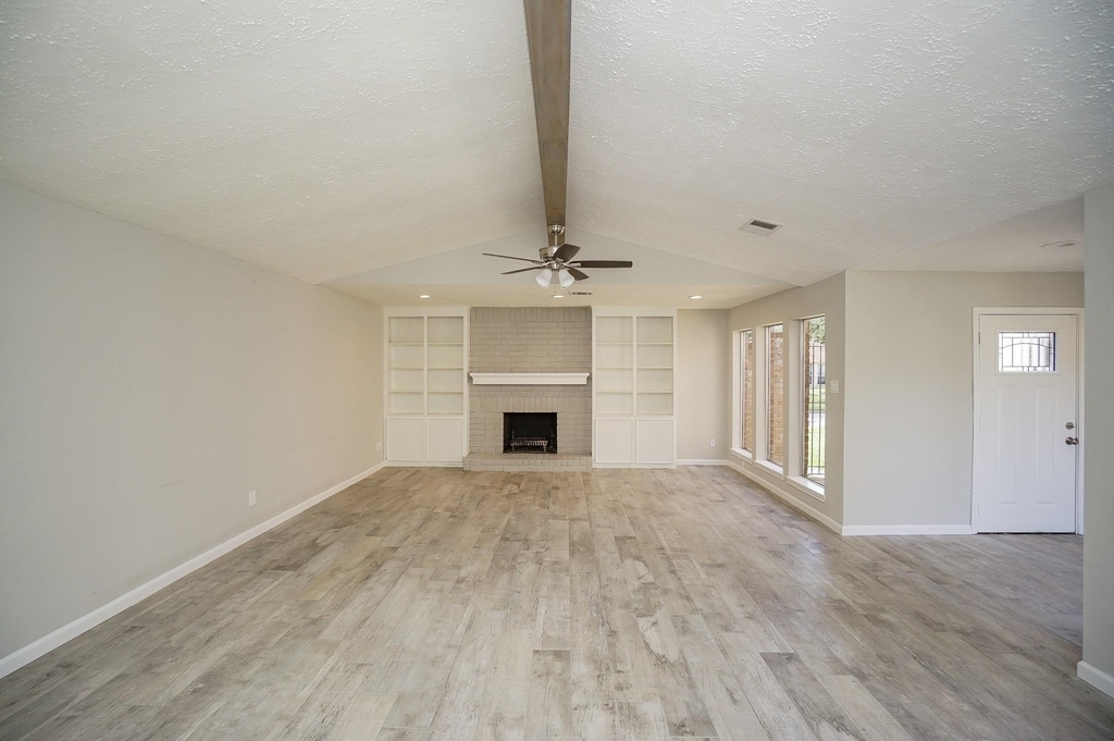 22418 Goldstone Drive - Photo 4