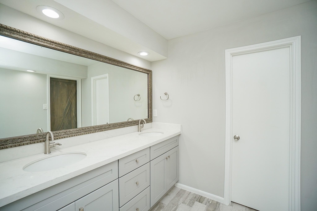 22418 Goldstone Drive - Photo 16