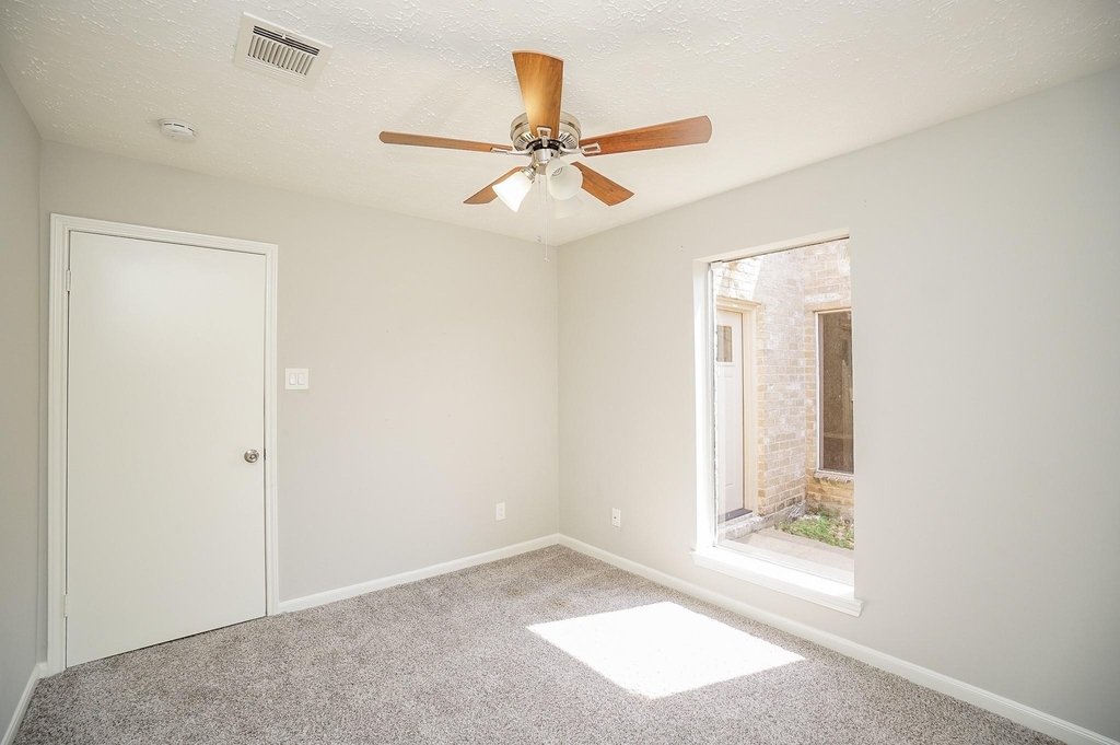22418 Goldstone Drive - Photo 20