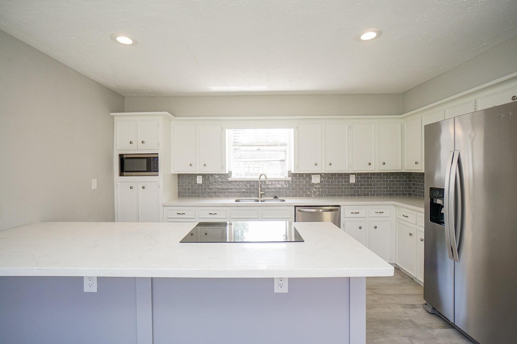 22418 Goldstone Drive - Photo 9