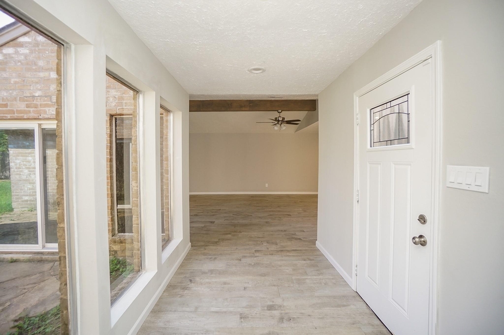 22418 Goldstone Drive - Photo 3