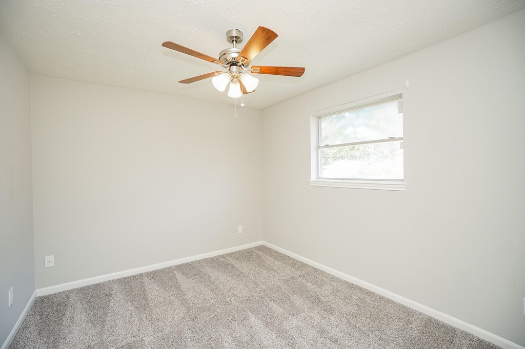22418 Goldstone Drive - Photo 21