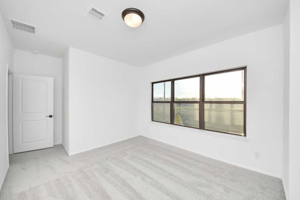 10706 Ursa Street - Photo 22