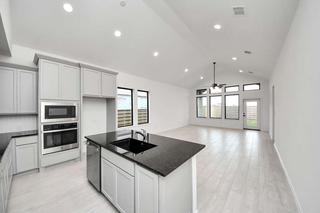 10706 Ursa Street - Photo 20