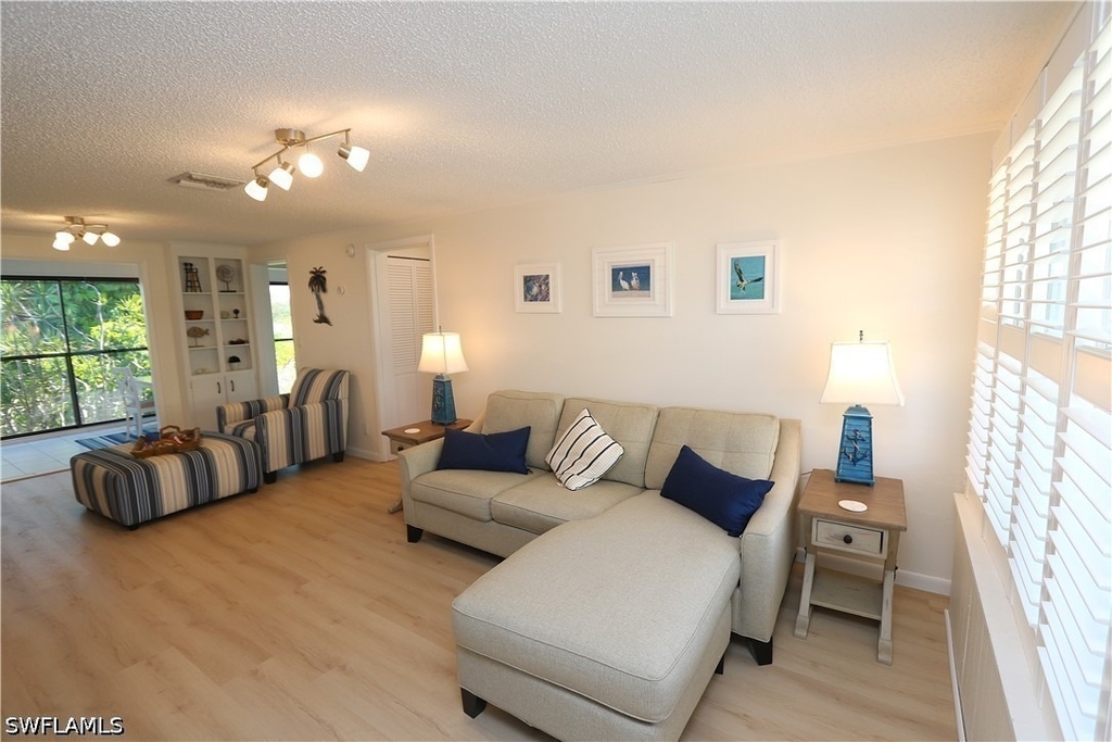 611 Palm Avenue - Photo 1