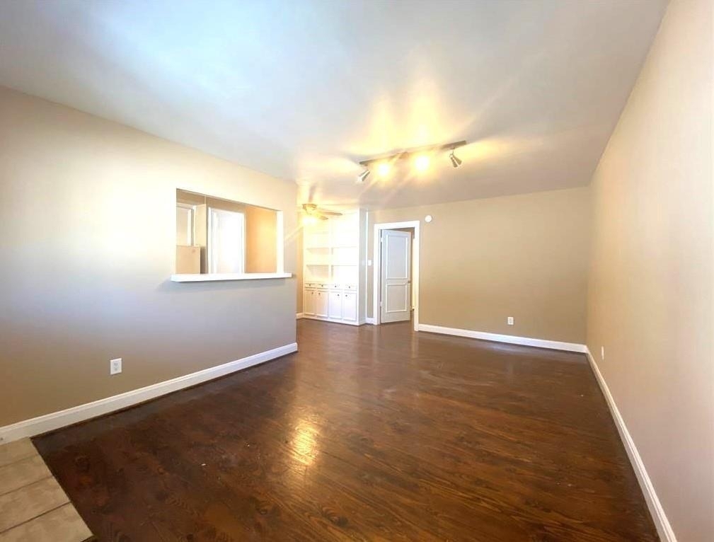 427 W 17th Street - Photo 2