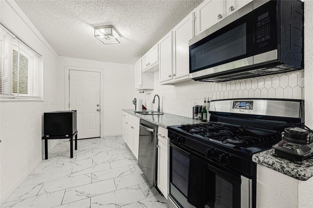 2126 Hillshire Drive - Photo 6