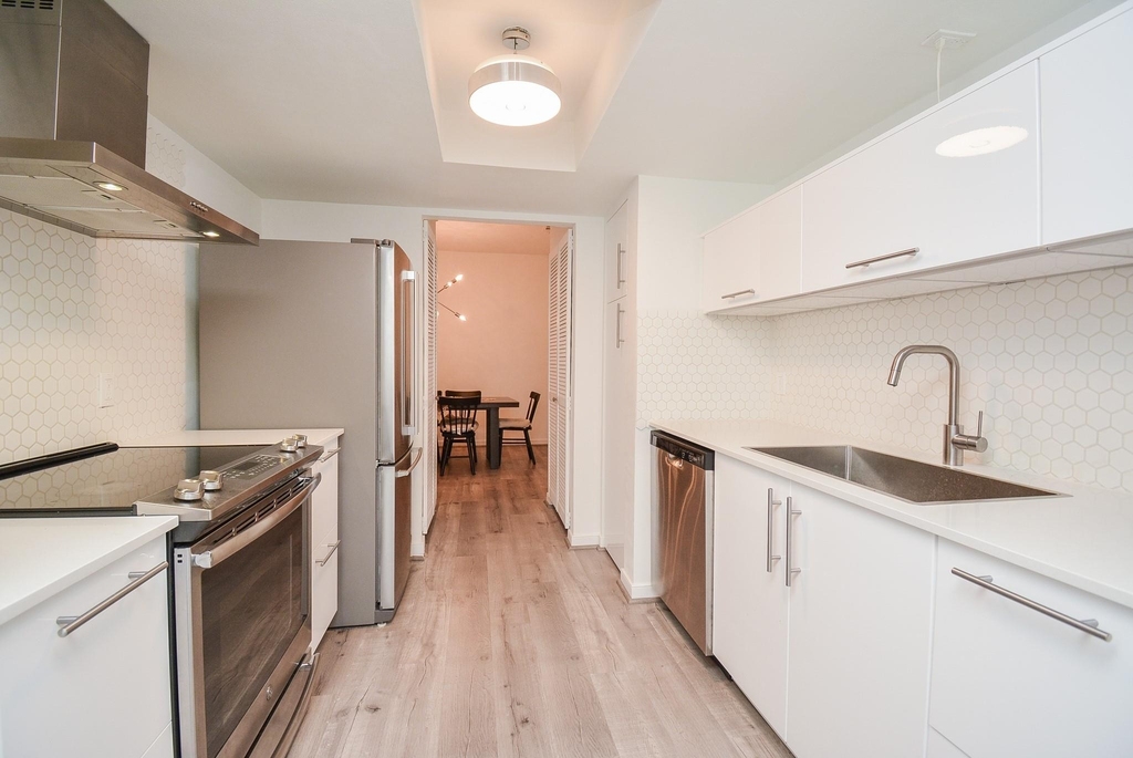 666 N Eldridge Parkway - Photo 11