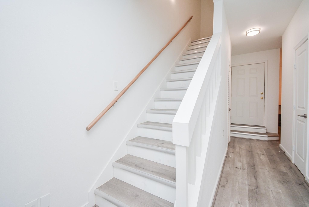 666 N Eldridge Parkway - Photo 14