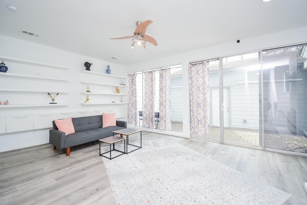666 N Eldridge Parkway - Photo 4