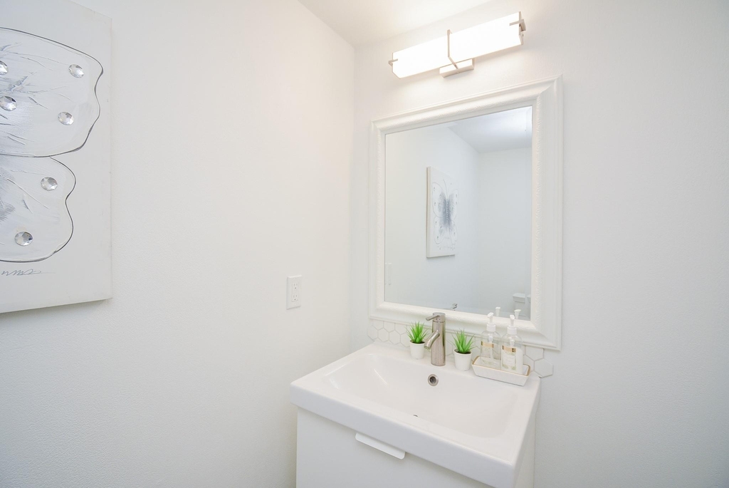 666 N Eldridge Parkway - Photo 7