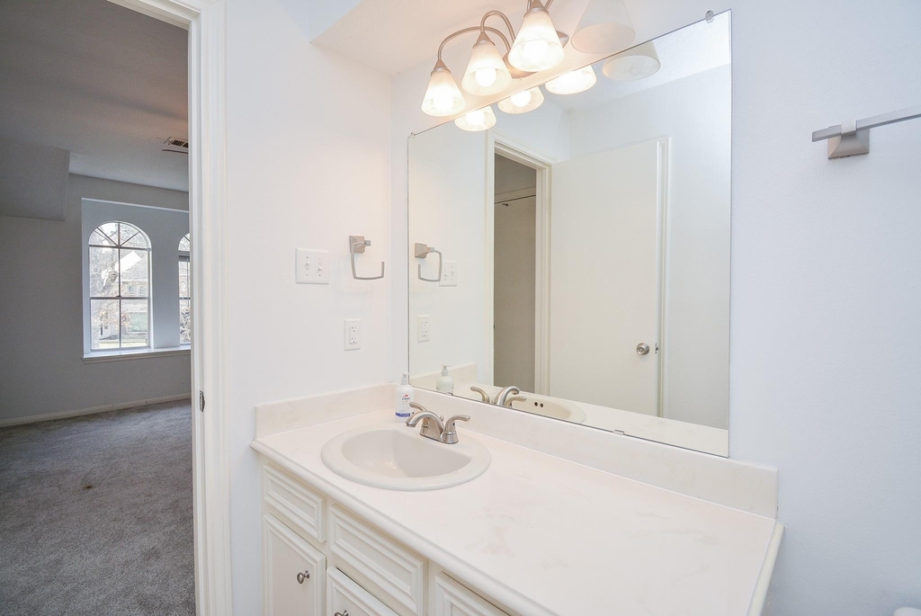666 N Eldridge Parkway - Photo 22