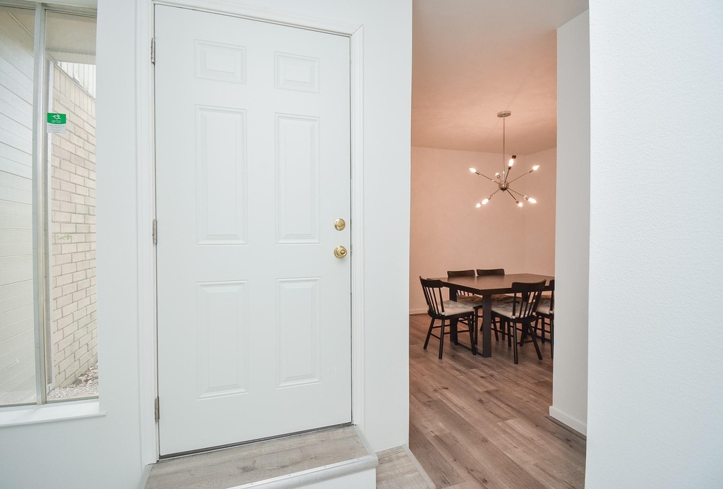 666 N Eldridge Parkway - Photo 3