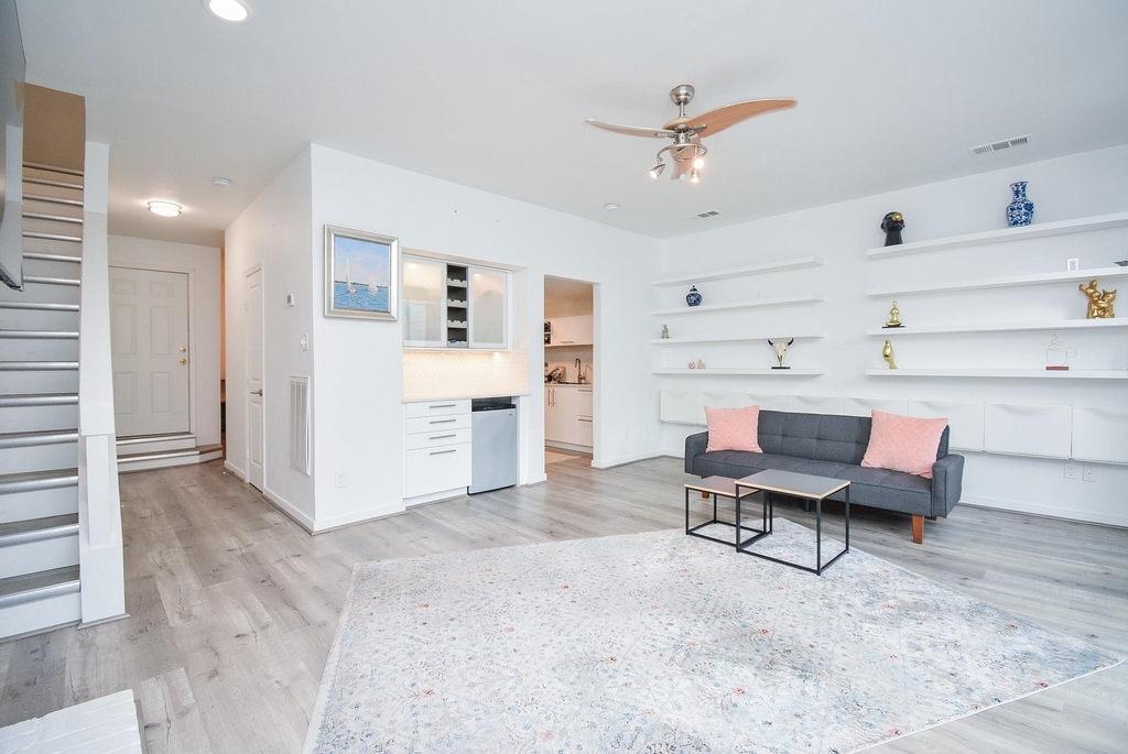 666 N Eldridge Parkway - Photo 0