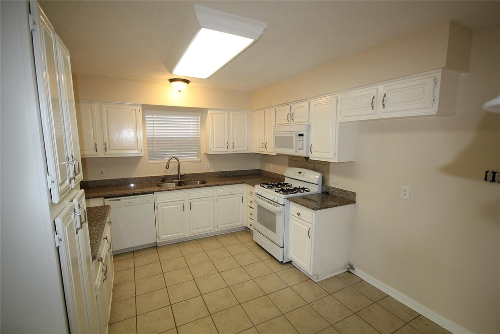 5302 Town Park Boulevard - Photo 29