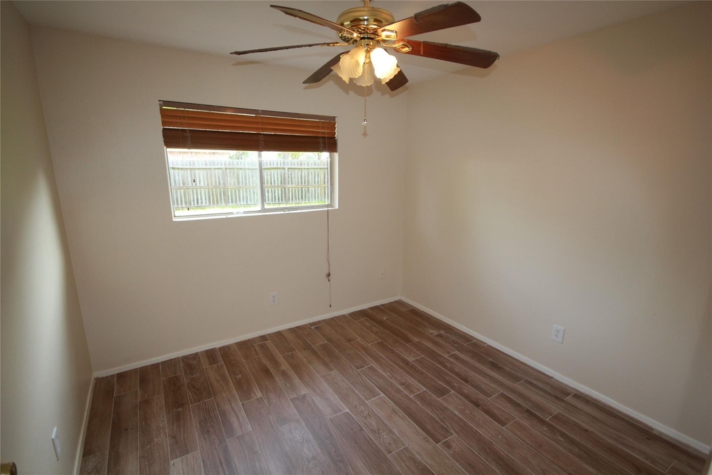 5302 Town Park Boulevard - Photo 9