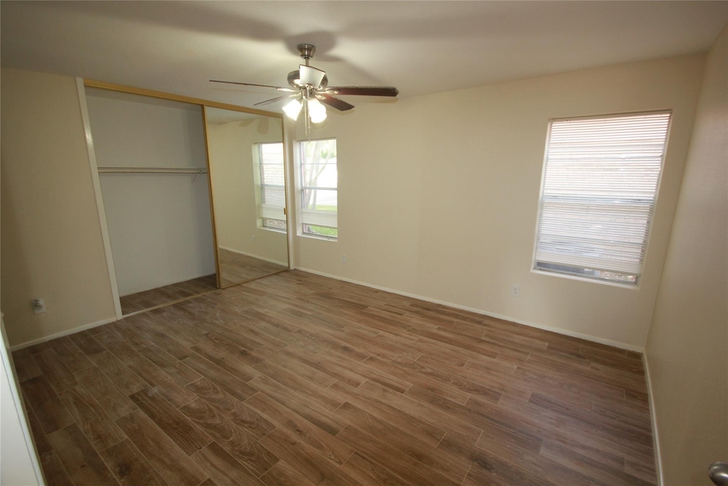 5302 Town Park Boulevard - Photo 10