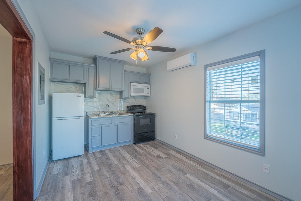 7124 Avenue F - Photo 6