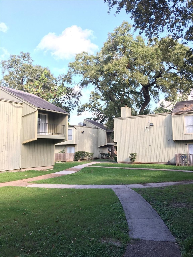 5625 Antoine Drive - Photo 7