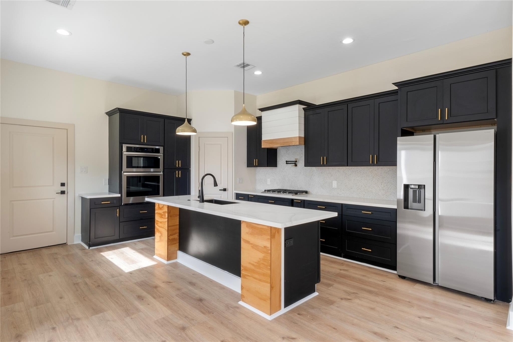 1113 Danube Street - Photo 2