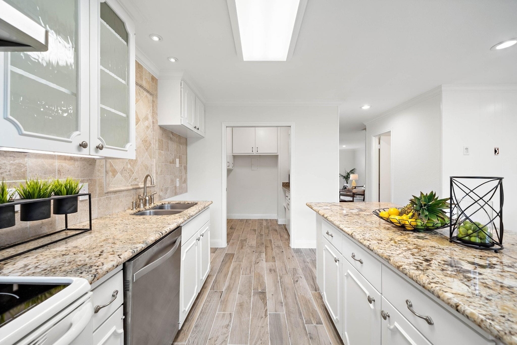 6434 Burgoyne Road - Photo 0