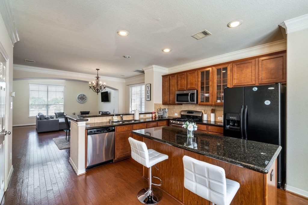 3210 Clearview Circle - Photo 4