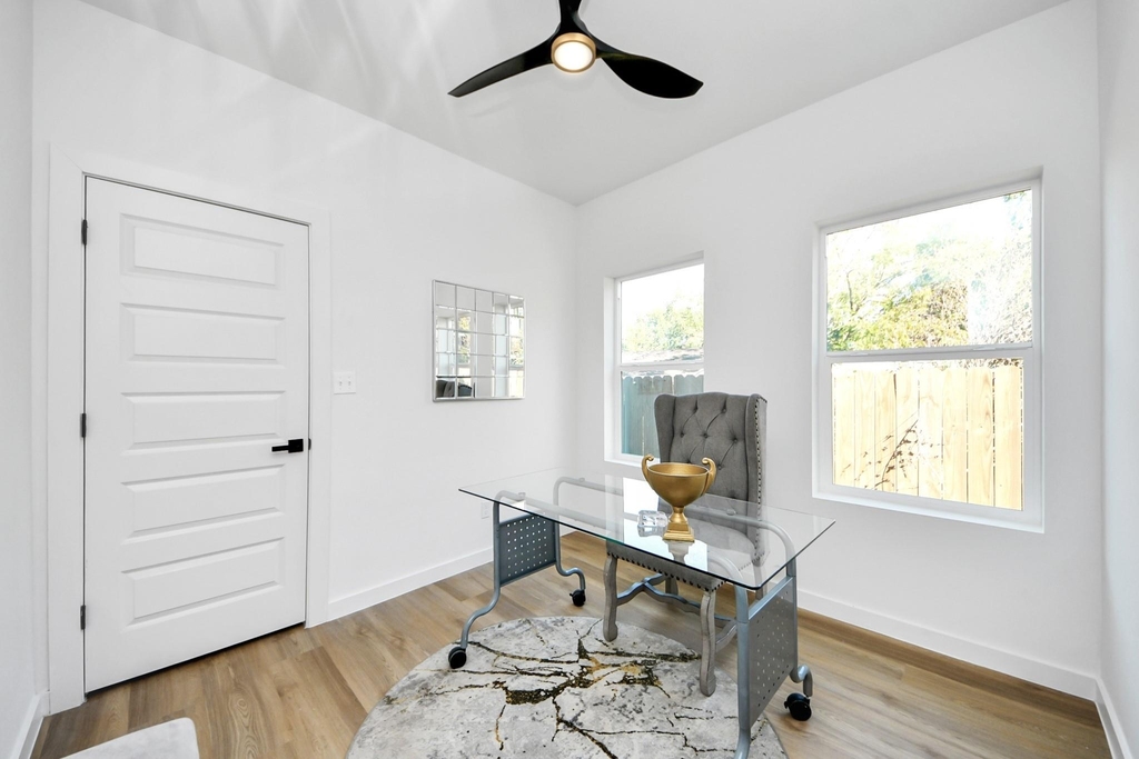 1216 E 34th Street - Photo 4