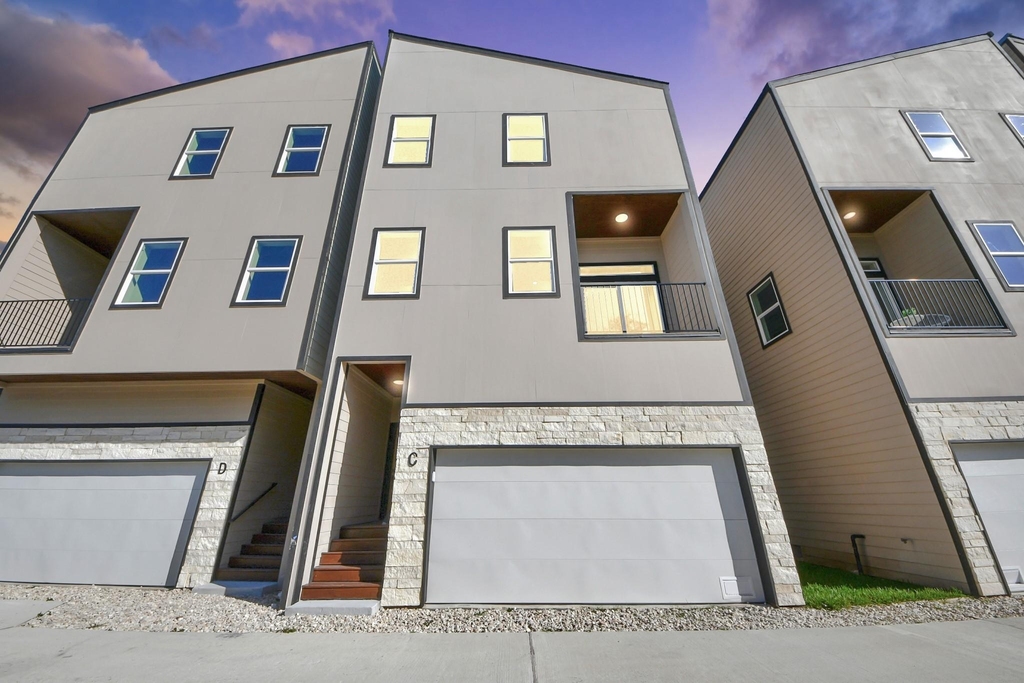 1216 E 34th Street - Photo 0