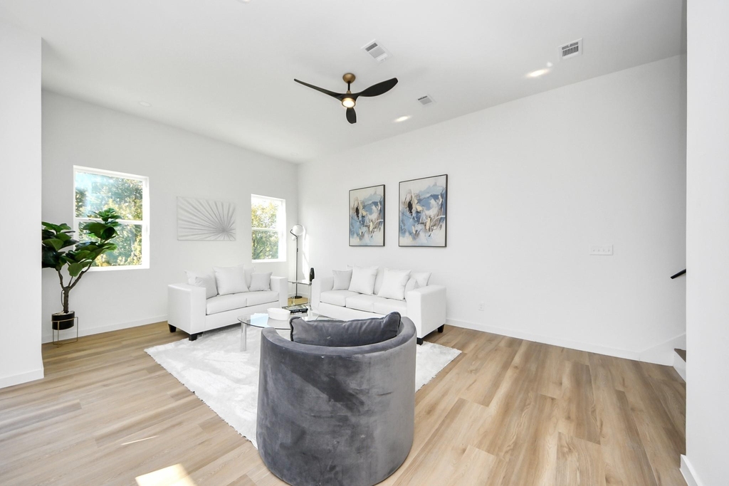 1216 E 34th Street - Photo 7