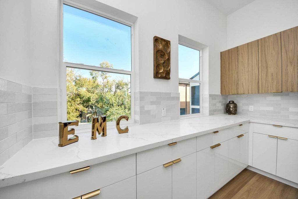 1216 E 34th Street - Photo 17