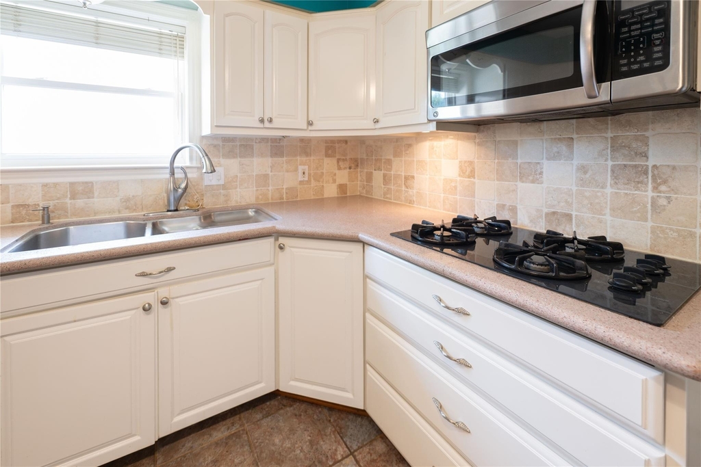 7546 Maple Tree Drive - Photo 14
