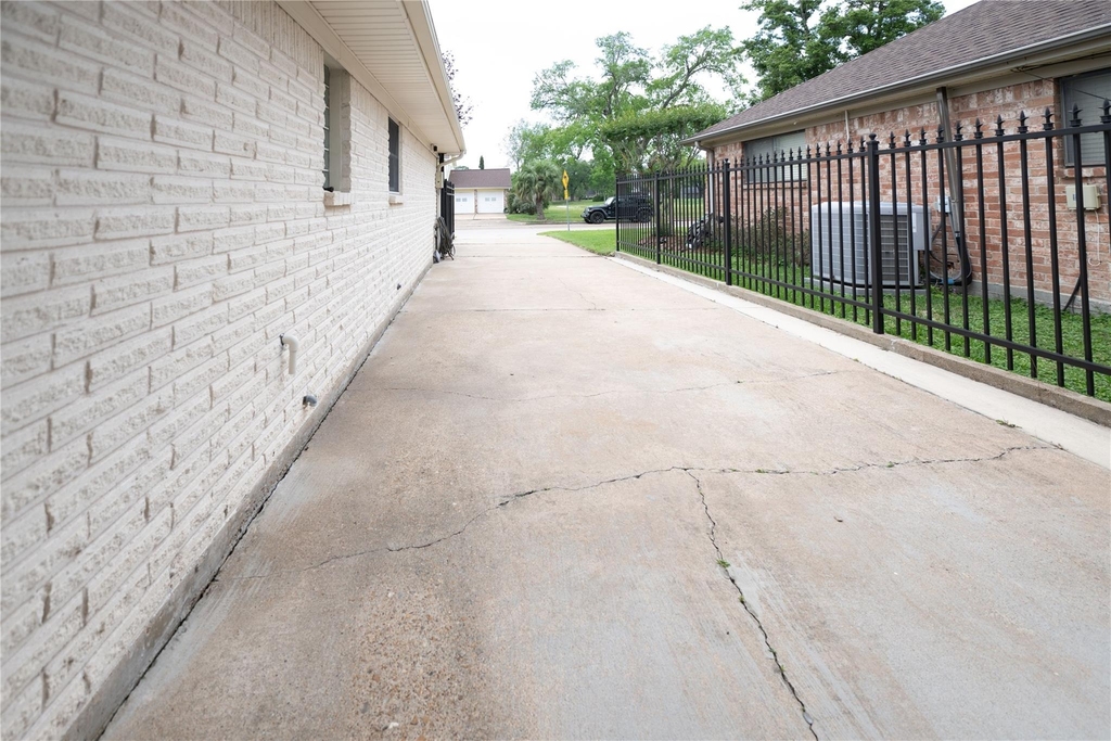 7546 Maple Tree Drive - Photo 39