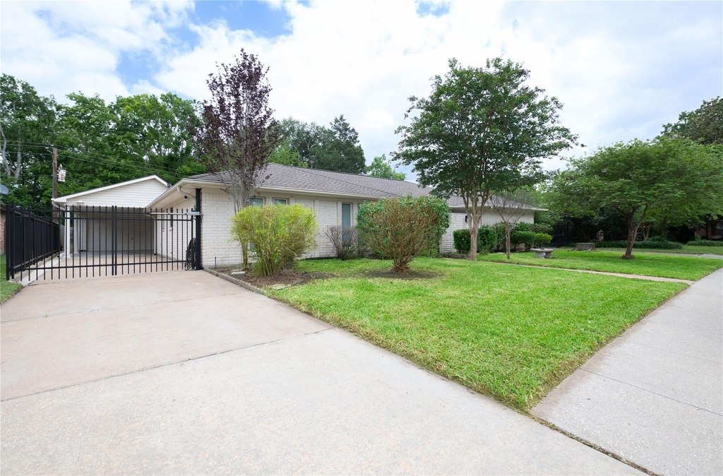 7546 Maple Tree Drive - Photo 1