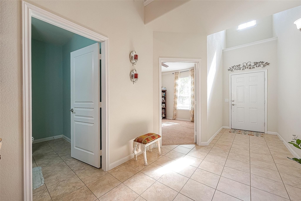15627 Huddleston Drive - Photo 2