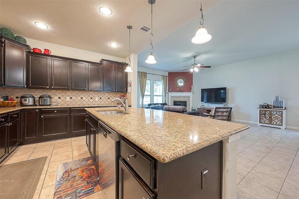 15627 Huddleston Drive - Photo 4