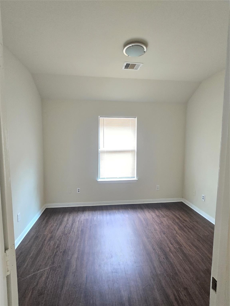 2112 Davis Street - Photo 6