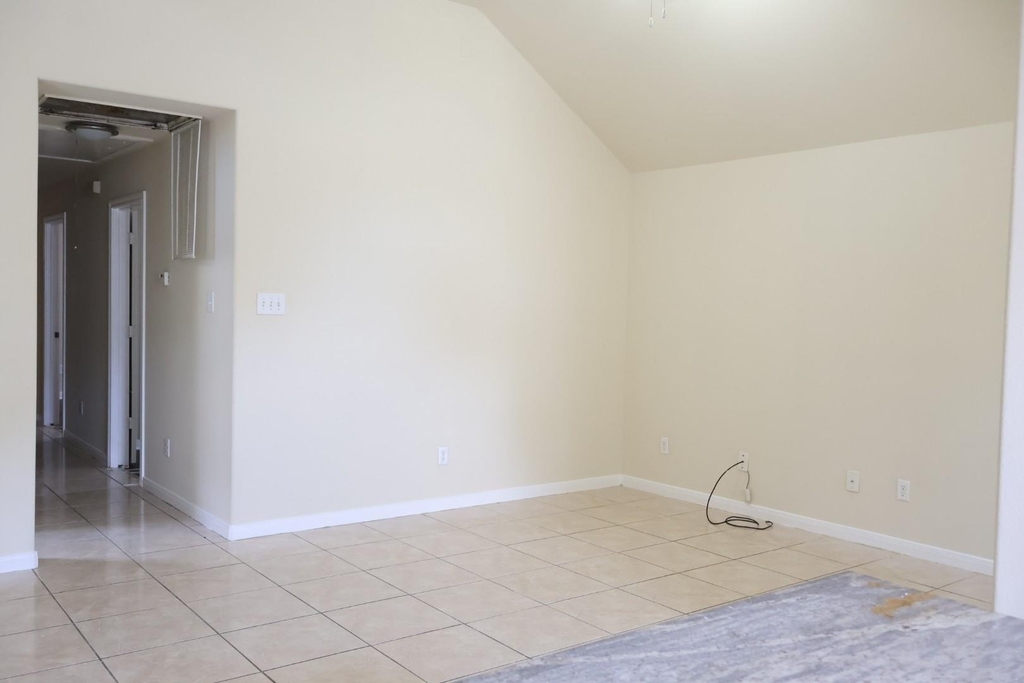2112 Davis Street - Photo 5