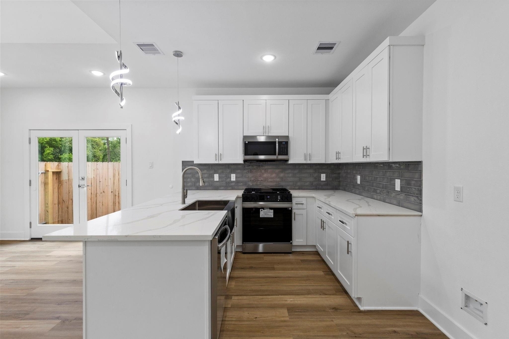 8109 Hamlet Street - Photo 7