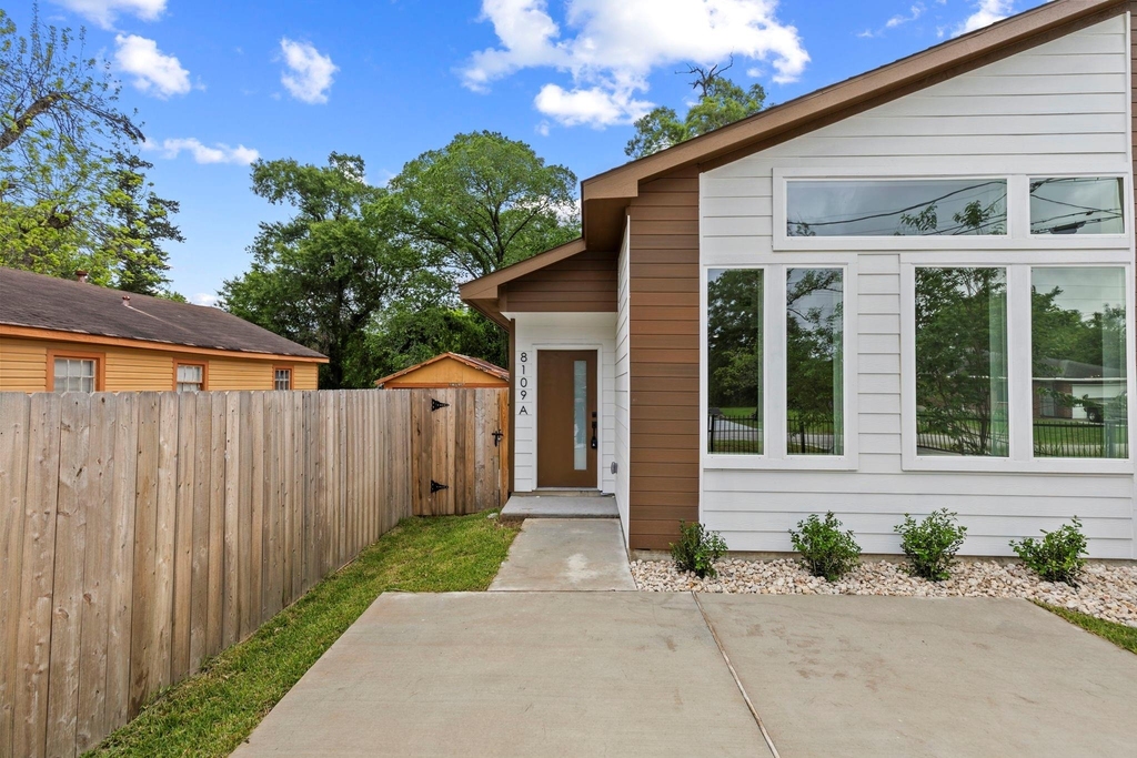 8109 Hamlet Street - Photo 1