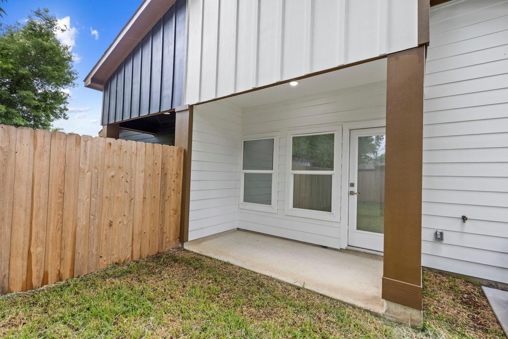 8109 Hamlet Street - Photo 16