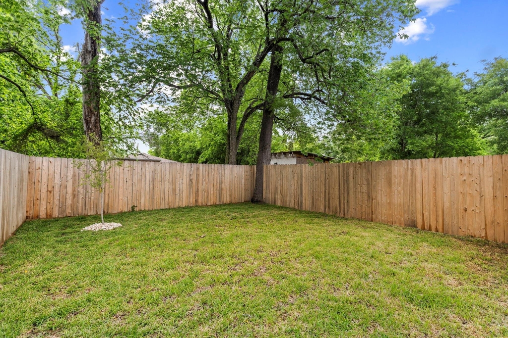 8109 Hamlet Street - Photo 17