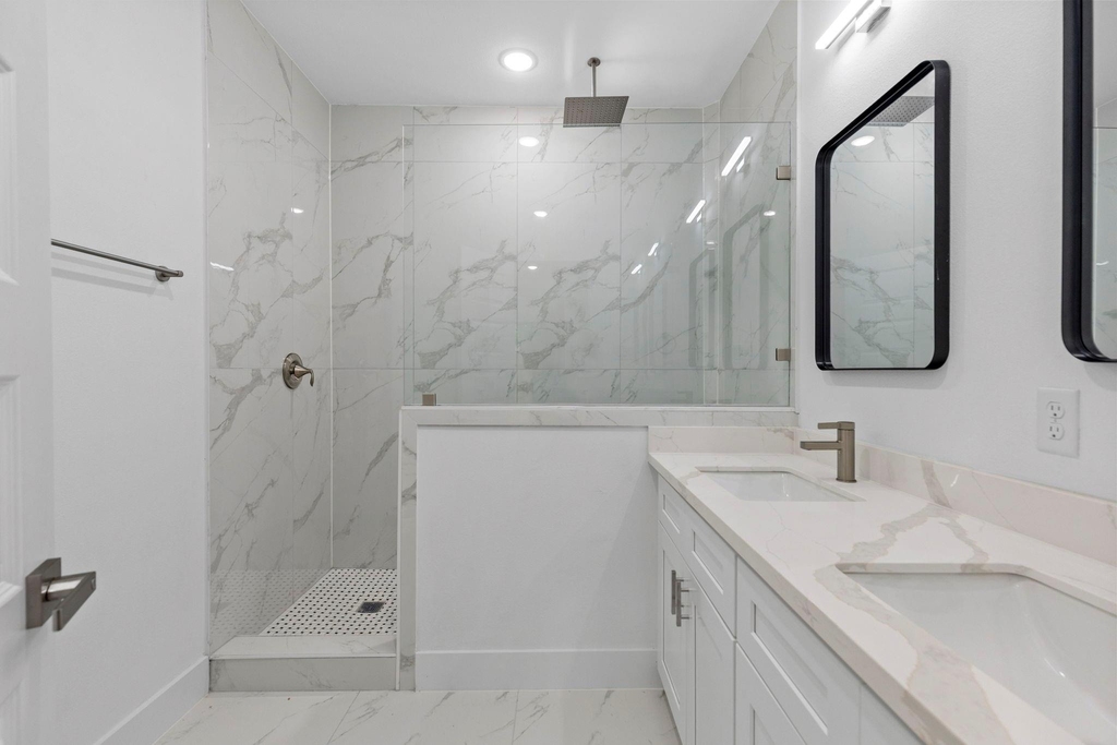 8109 Hamlet Street - Photo 15