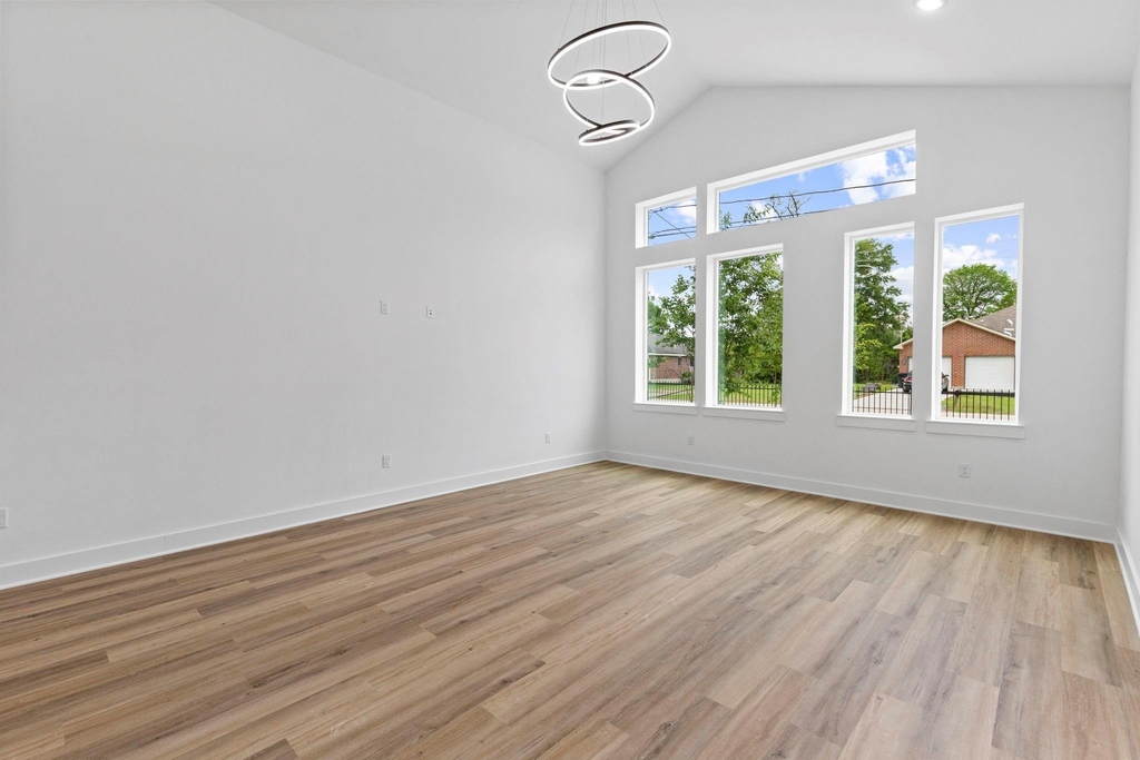 8109 Hamlet Street - Photo 4