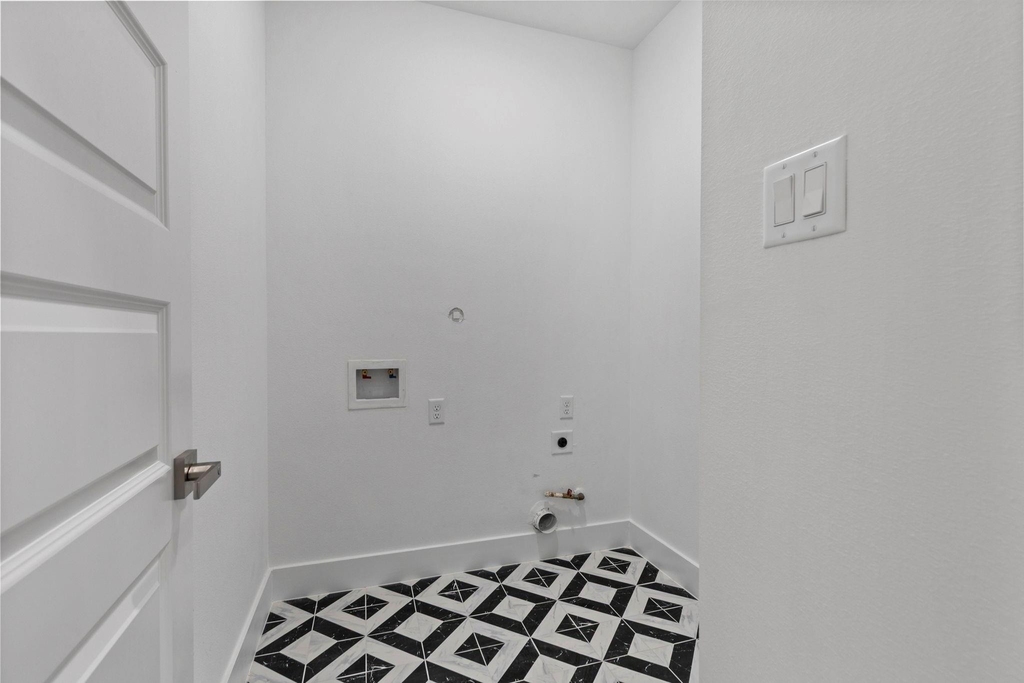 8109 Hamlet Street - Photo 8