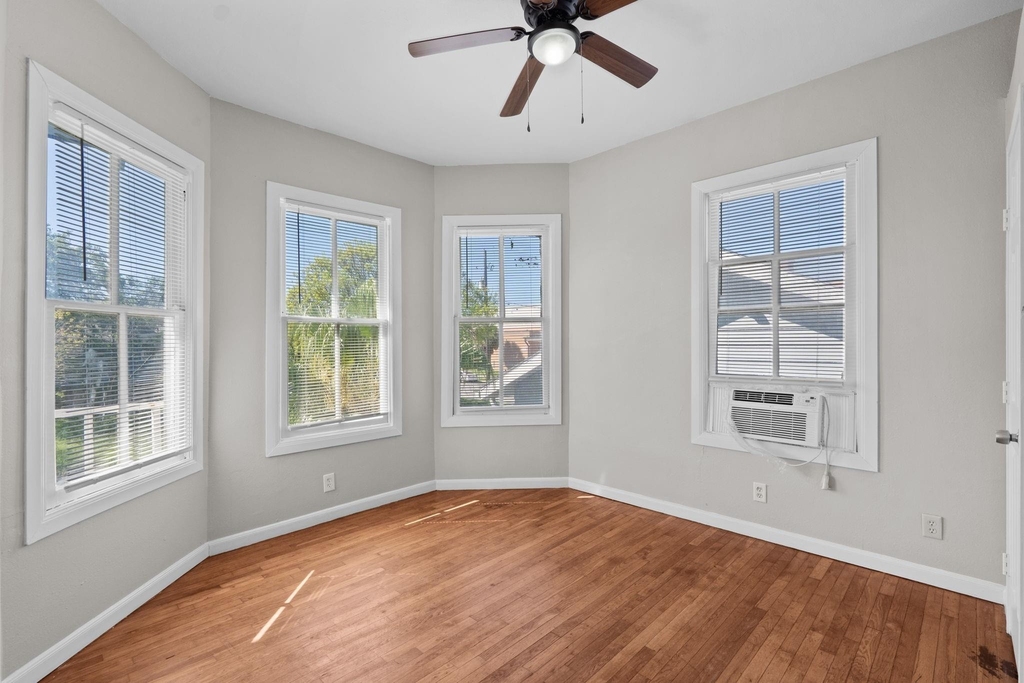 4020 Avenue O 1/2 - Photo 9