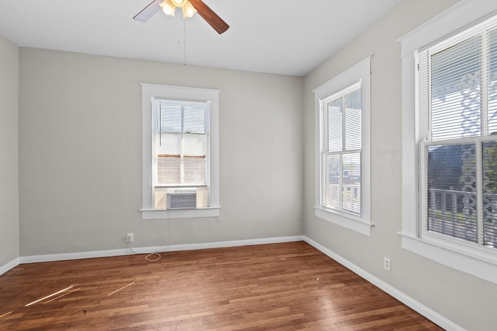 4020 Avenue O 1/2 - Photo 32